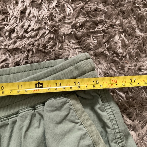 LL bean Sz small elastic bottom crop pants - Picture 9 of 9